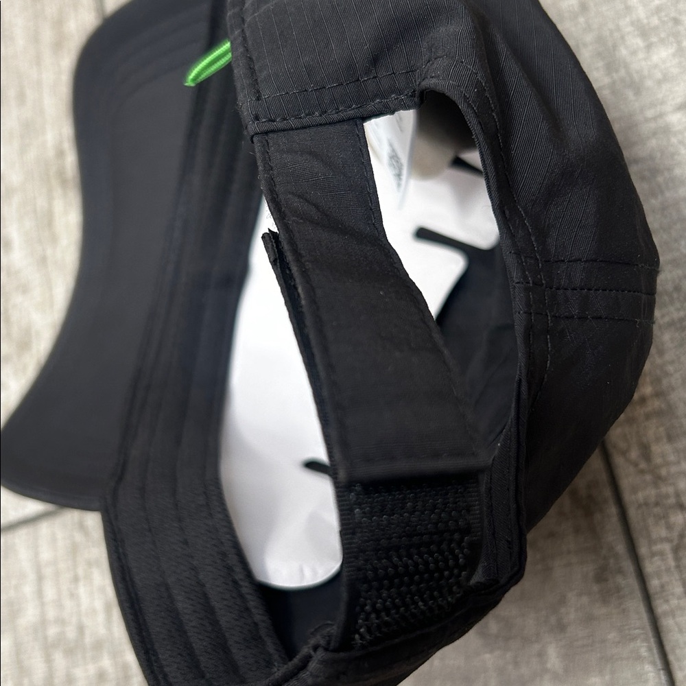 Last One - 100% Authentic Hugo Boss Men’s Hat NWT
PIQUÉ-MESH CAP - Picture 4 of 5